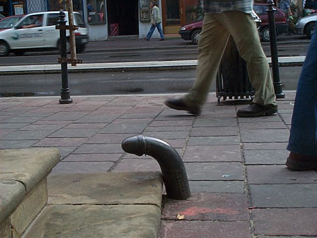 25_-_krakow_sidewalk.jpg